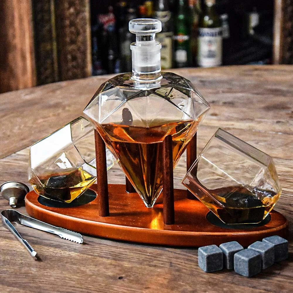Diamond Decanter with Two Deluxe Glasses