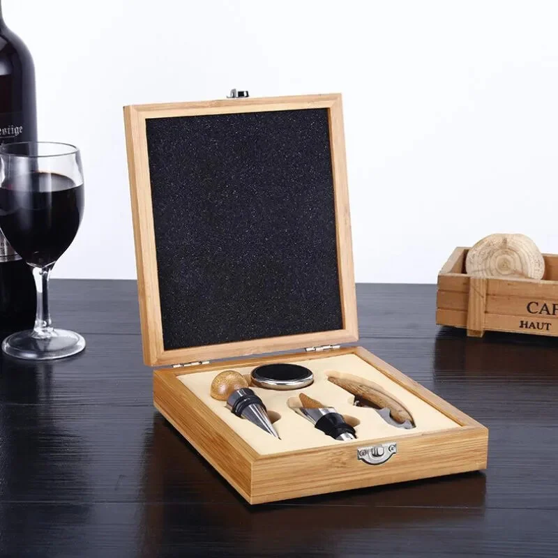 Gift Box with 4 Wine Accessories | Ajándékdoboz 4 Boros Kiegészítővel