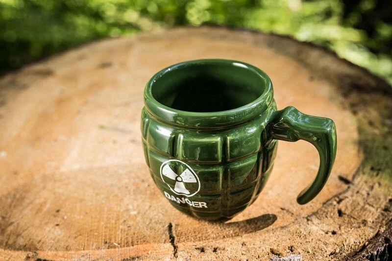 Green Grenade Mug I Zöld Kézigránát bögre